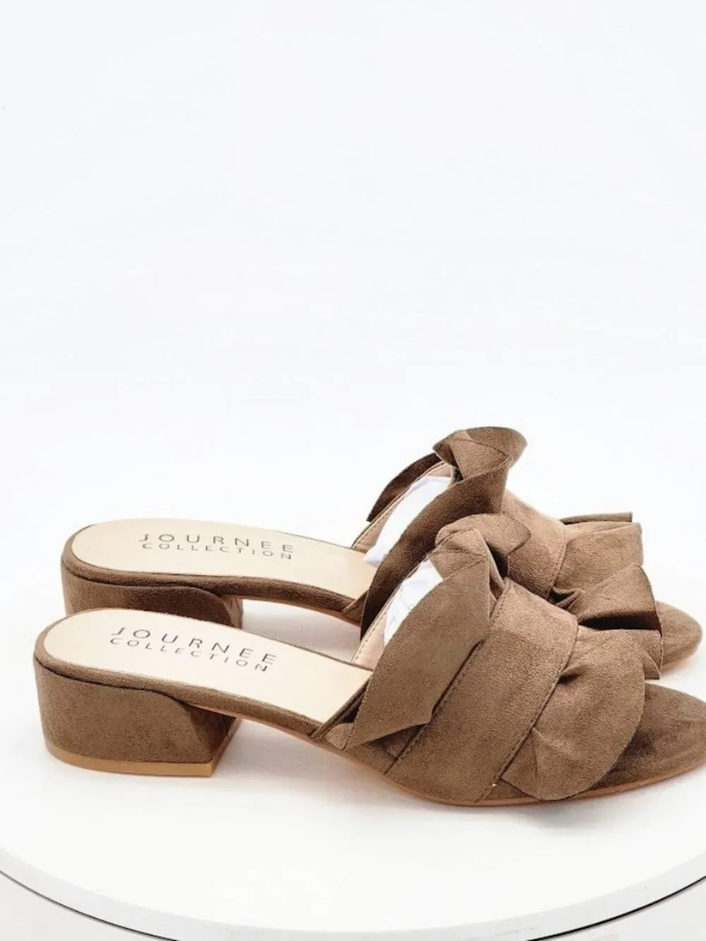 Journee Collection step into